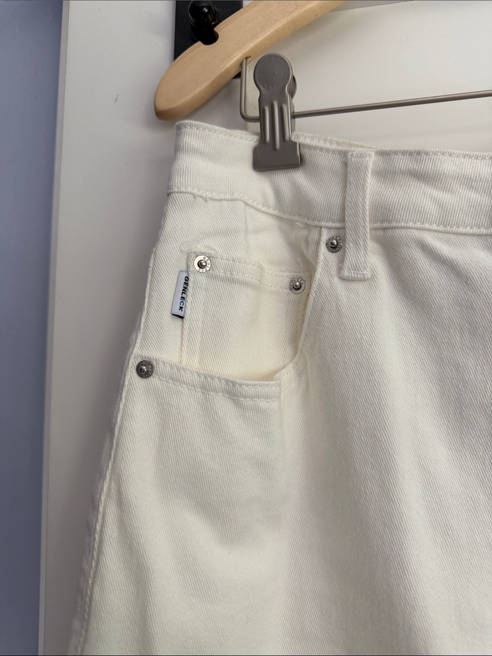 Genleck White Midi Denim Skirt with Side Slit - Picture 2 of 4